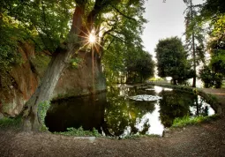 Lo stagno nel parco del Roccolo, uno dei luoghi più suggestivi e romantici  di Busca